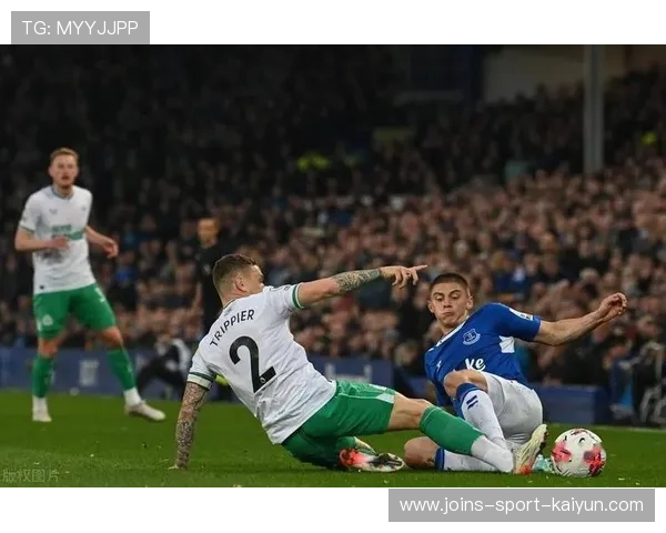 纽卡斯尔门前抢点取得比赛决定性进球